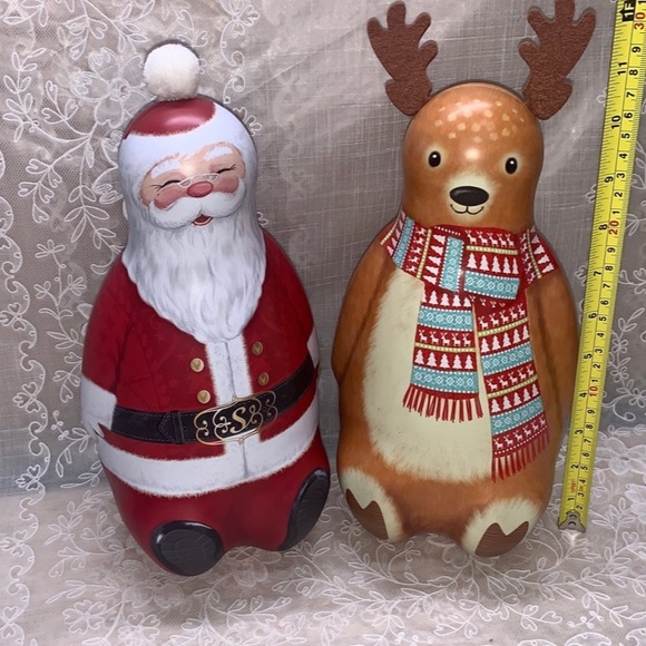 Set of two 3-D 12" tins: Reindeer & Santa Claus - Picture 2 of 11